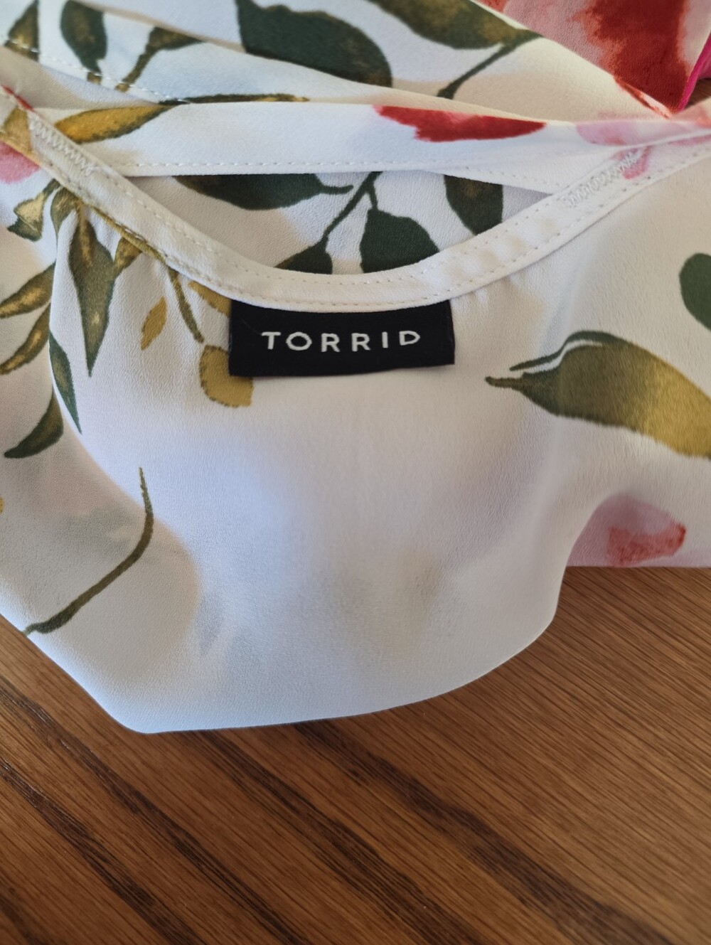 Torrid 0 Or L White Floral Handkerchief Hem Tunic Tank Top Boho - Picture 6 of 6